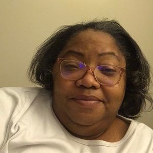 Meet your Posher, Dina